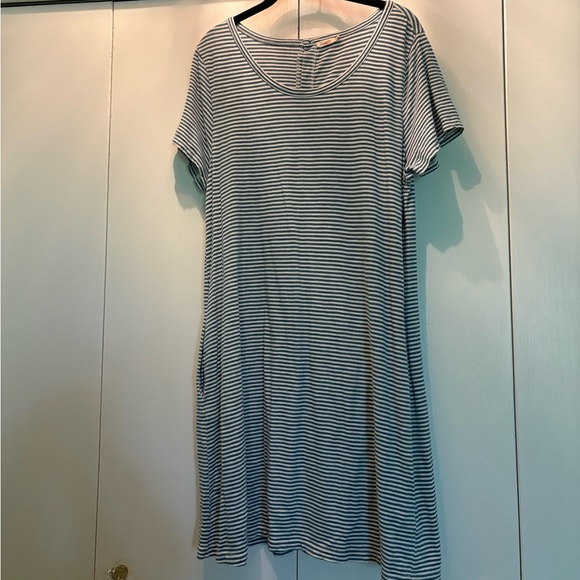 Striped Button Back Dress - Picture 2 of 5